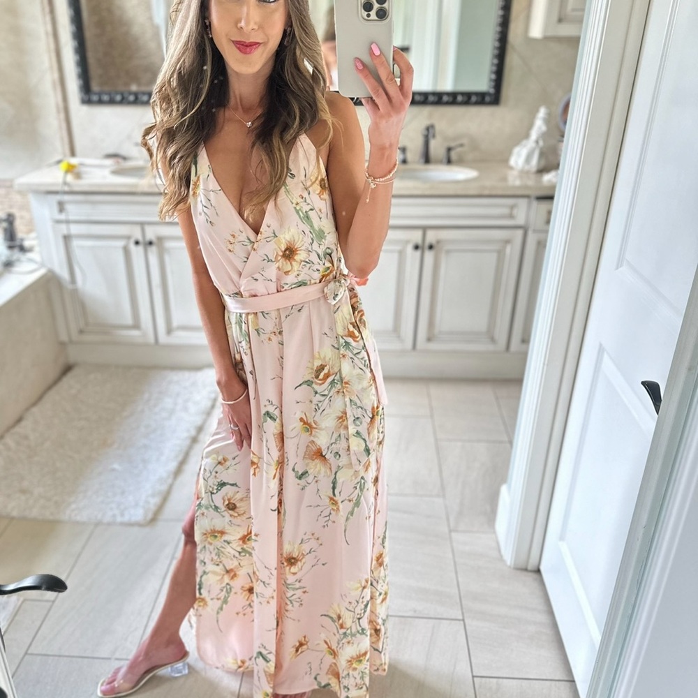 Selfie Leslie Pink Floral jumpsuit (looks like a Maxi Dress)
